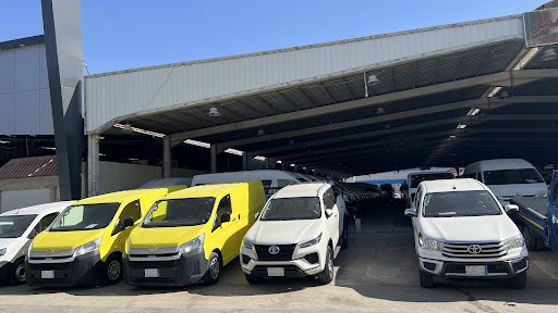 معرض ابو عمر Used toyota van showroom