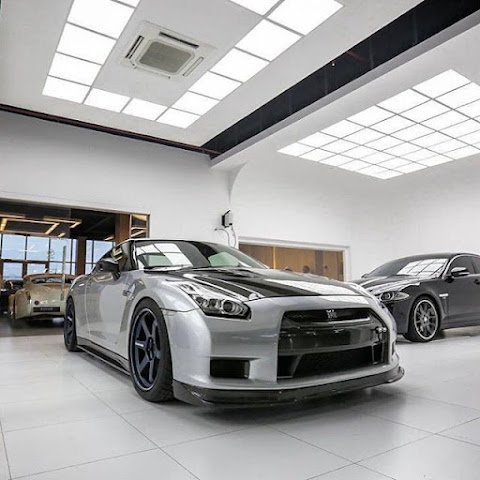 Lb AUTOMOBILE