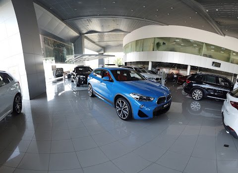 Al Jenaibi International - BMW Showroom & Sevice Center