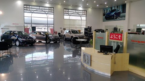 Honda Showroom Wattayah OMASCO - معرض سيارات هوندا عماسكو الوطية