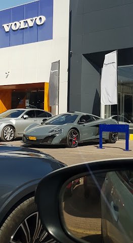 McLaren Muscat معرض سيارات