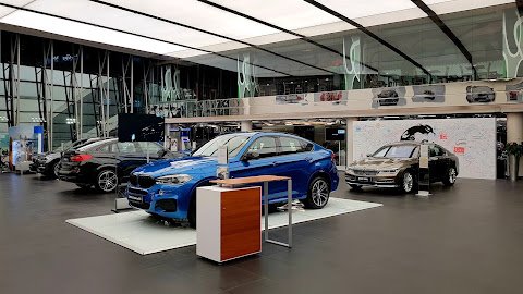 Alfardan Automobiles BMW - West Bay Showroom