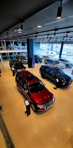Mitsubishi Showroom New & Used - Al Mulla Motors معرض ميتسوبيشي للسيارات الجديدة و المستعملة - الملا موتورز