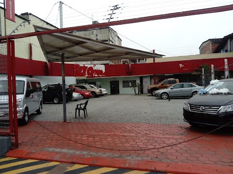Concesionario Automax motors.