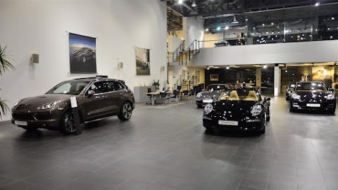Porsche Showroom Amman