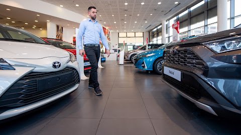 רכב ראשון - סוכנות מורשית טויוטה ראשון לציון