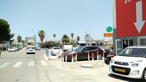 Pi automotive center