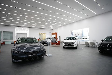 Roewe Showroom - Abu Dhabi - Al Fahim Motors