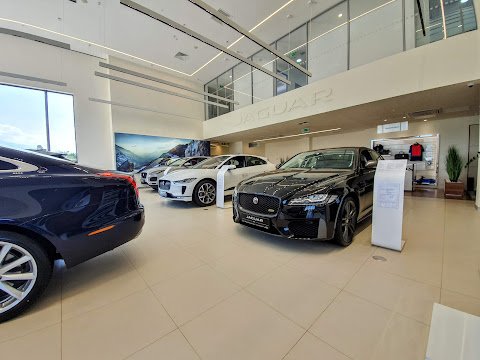 Land Rover Retailer Astana Motors