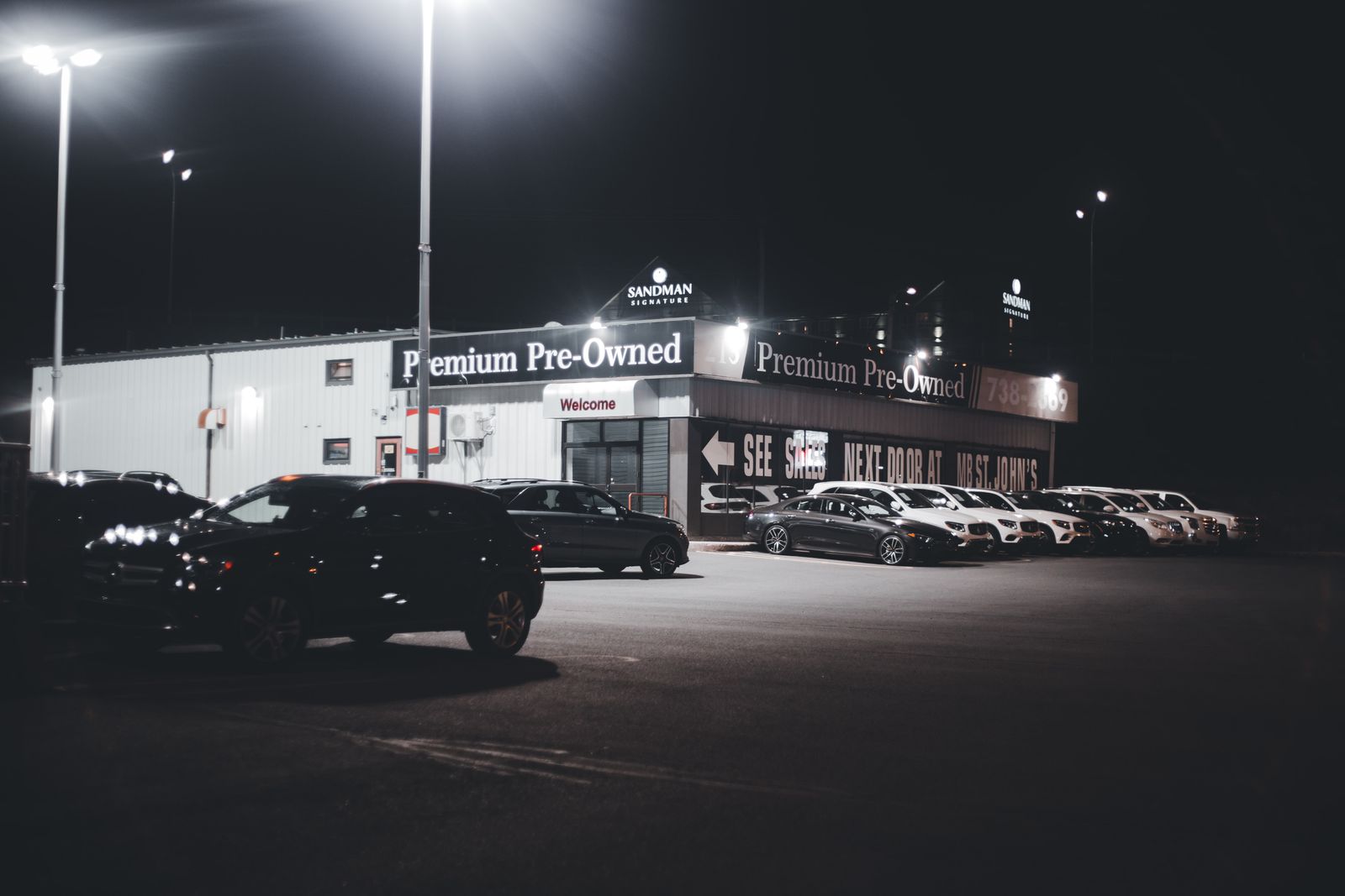 海外二手车行门店